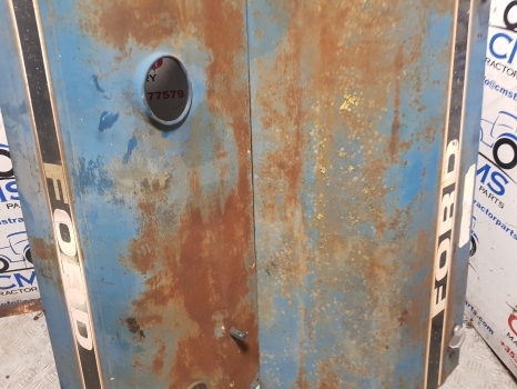 Ford 10 Series 5610, 6610, 7410, 7610, 6810 Sq Cab Bonnet Hood Panel 2 Holes - Capot pour Tracteur agricole: photos 3 Ford 10 Series 5610, 6610, 7410, 7610, 6810 Sq Cab Bonnet Hood Panel 2 Holes - Capot pour Tracteur agricole: photos 3