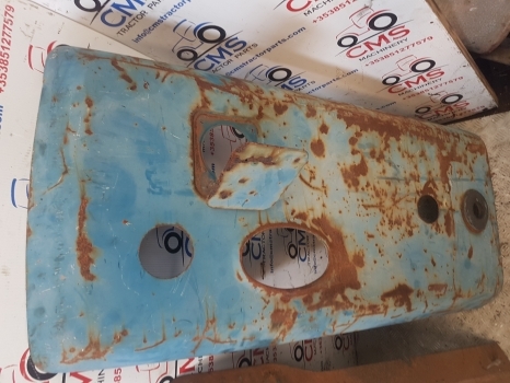 Ford 10 Series 7710, 6710 Bonnet Hood Panel 5 Holes, E1nn16a724aa, D8nn16a724ba - Capot pour Tracteur agricole: photos 1 Ford 10 Series 7710, 6710 Bonnet Hood Panel 5 Holes, E1nn16a724aa, D8nn16a724ba - Capot pour Tracteur agricole: photos 1