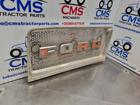 Ford 2000, 3000, 4000, 5000, 4110, Cab Front Grill Genuine 81823928, - Calandre: photos 2 Ford 2000, 3000, 4000, 5000, 4110, Cab Front Grill Genuine 81823928, - Calandre: photos 2