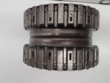 Ford 40 Series, Ts, 8240, 7840, Transmission Clutch Housing Front F0nn7r037ac - Embrayage et pièces: photos 5 Ford 40 Series, Ts, 8240, 7840, Transmission Clutch Housing Front F0nn7r037ac - Embrayage et pièces: photos 5