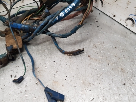 Ford 4600 Frame Wiring Loom D5nn14a103l Check The Pictures - Câble/ Fil pour Tracteur agricole: photos 3 Ford 4600 Frame Wiring Loom D5nn14a103l Check The Pictures - Câble/ Fil pour Tracteur agricole: photos 3