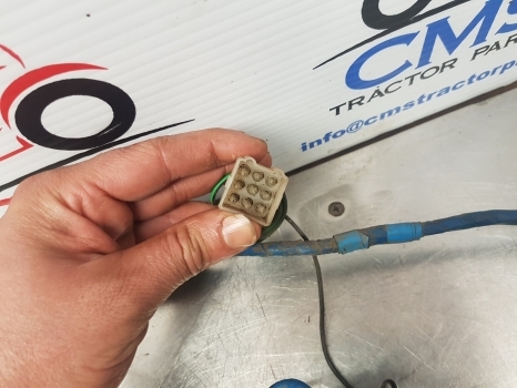 Ford 5610, Tw, 10, 600 Series Wiring Loom Heater Control D5nn18c346d - Câble/ Fil pour Tracteur agricole: photos 3 Ford 5610, Tw, 10, 600 Series Wiring Loom Heater Control D5nn18c346d - Câble/ Fil pour Tracteur agricole: photos 3