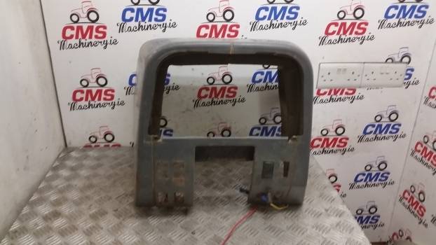 Ford 5640, 6640, 7740, 7840, 8240, 8340 Cab Dashboard Panel 81867812 - Panel de instrumentos pour Tracteur agricole: photos 1 Ford 5640, 6640, 7740, 7840, 8240, 8340 Cab Dashboard Panel 81867812 - Panel de instrumentos pour Tracteur agricole: photos 1