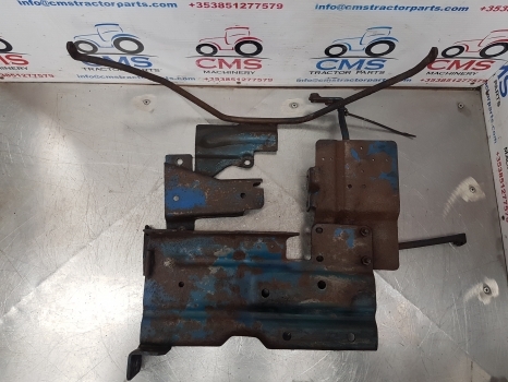 Ford 6610, 7710, Battery Support And Pannel Support E4nn16b814cb, E5nn10769aa - Accumulateur pour Tracteur agricole: photos 5 Ford 6610, 7710, Battery Support And Pannel Support E4nn16b814cb, E5nn10769aa - Accumulateur pour Tracteur agricole: photos 5