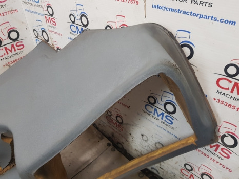 Ford 6640, 7840, 7740, 5640, 8240, 8340 Cab Interior Mat Panel 82002585 - Cabine et intérieur: photos 4 Ford 6640, 7840, 7740, 5640, 8240, 8340 Cab Interior Mat Panel 82002585 - Cabine et intérieur: photos 4