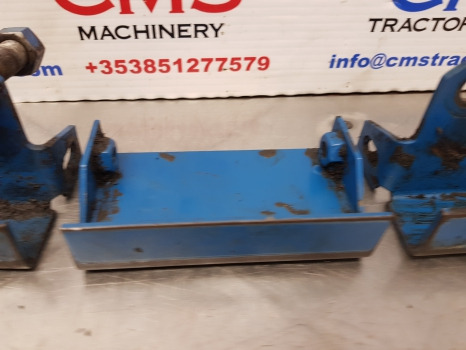 Ford 7610 5610, 6610, 6810, 7710 Sq Cab Tank Bracket Shield E4nn9r276ab11b - Réservoir de carburant: photos 4 Ford 7610 5610, 6610, 6810, 7710 Sq Cab Tank Bracket Shield E4nn9r276ab11b - Réservoir de carburant: photos 4