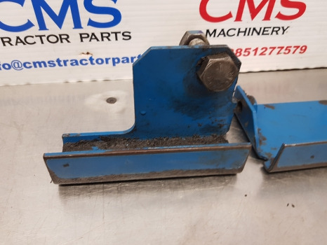 Ford 7610 5610, 6610, 6810, 7710 Sq Cab Tank Bracket Shield E4nn9r276ab11b - Réservoir de carburant: photos 3 Ford 7610 5610, 6610, 6810, 7710 Sq Cab Tank Bracket Shield E4nn9r276ab11b - Réservoir de carburant: photos 3