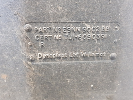 Ford 7740, 6640, 5640, Fuel Tank 82847556, E9nn9002ac, 81874135 - Réservoir de carburant: photos 4 Ford 7740, 6640, 5640, Fuel Tank 82847556, E9nn9002ac, 81874135 - Réservoir de carburant: photos 4