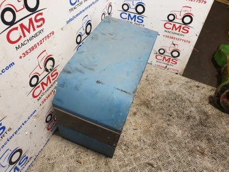 Ford 7810, 7910, 8210 Bonnet Cover Panel In Front Of The Cab D5nn9n128a - Capot pour Tracteur agricole: photos 2 Ford 7810, 7910, 8210 Bonnet Cover Panel In Front Of The Cab D5nn9n128a - Capot pour Tracteur agricole: photos 2