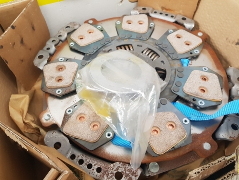 Ford 7810, 7910, 8210, Tw10, Tw5 Clutch Kit 4197g, D8nn7563ba, 633309810 - Embrayage et pièces pour Tracteur agricole: photos 3 Ford 7810, 7910, 8210, Tw10, Tw5 Clutch Kit 4197g, D8nn7563ba, 633309810 - Embrayage et pièces pour Tracteur agricole: photos 3