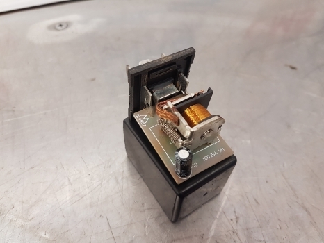Ford 7840, 6640, 7740, 8240 Time Relay F0nn14n135ba, 84589329, 81867839 - Relais pour Tracteur agricole: photos 5 Ford 7840, 6640, 7740, 8240 Time Relay F0nn14n135ba, 84589329, 81867839 - Relais pour Tracteur agricole: photos 5