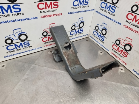 Ford 8340, 40 Series,fuel Tank Support Bracket Front E9nn9053ba14m, 83998744 - Réservoir de carburant: photos 1 Ford 8340, 40 Series,fuel Tank Support Bracket Front E9nn9053ba14m, 83998744 - Réservoir de carburant: photos 1