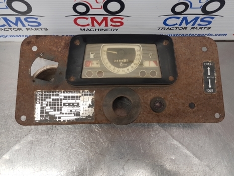 Ford Digger 10 Series, 555 Dashboard, Clock, Instrument Cluster D8nn10849ua - Panel de instrumentos pour Machine agricole: photos 3 Ford Digger 10 Series, 555 Dashboard, Clock, Instrument Cluster D8nn10849ua - Panel de instrumentos pour Machine agricole: photos 3