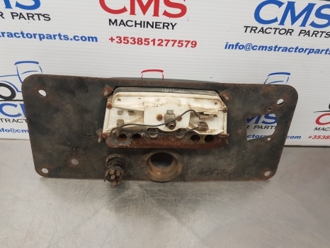 Ford Digger 10 Series, 555 Dashboard, Clock, Instrument Cluster D8nn10849ua - Panel de instrumentos pour Machine agricole: photos 4 Ford Digger 10 Series, 555 Dashboard, Clock, Instrument Cluster D8nn10849ua - Panel de instrumentos pour Machine agricole: photos 4