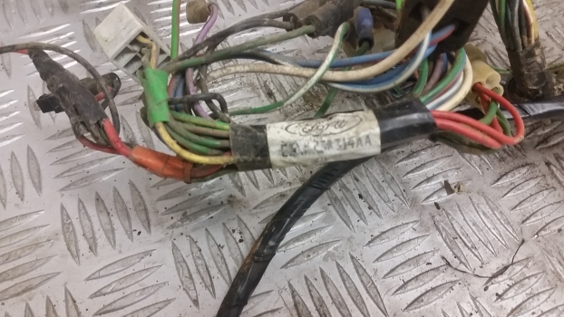 Ford Digger, Backhoe Loader 655, 550, 555 Fuse Box With Cab Electrical Wiring - Câble/ Fil pour Tractopelle: photos 5 Ford Digger, Backhoe Loader 655, 550, 555 Fuse Box With Cab Electrical Wiring - Câble/ Fil pour Tractopelle: photos 5
