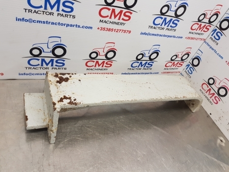 Ford New Holland 2000, 3000, 5100, 4600, 6600 Mudguard Bracket Support 81822981 - Aile pour Tracteur agricole: photos 1 Ford New Holland 2000, 3000, 5100, 4600, 6600 Mudguard Bracket Support 81822981 - Aile pour Tracteur agricole: photos 1