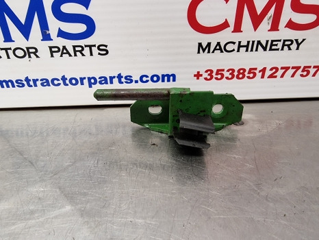 John Deere 6145r, 6m, 6r Series, Side Panel Hinge Rhs Al212821 - Carrosserie et extérieur: photos 2 John Deere 6145r, 6m, 6r Series, Side Panel Hinge Rhs Al212821 - Carrosserie et extérieur: photos 2