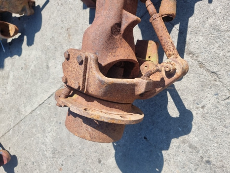 John Deere 6330, 6020, 6030, Front Axle Swivel Housing Rhs L157637, 73306014619 - Essieu avant: photos 1 John Deere 6330, 6020, 6030, Front Axle Swivel Housing Rhs L157637, 73306014619 - Essieu avant: photos 1