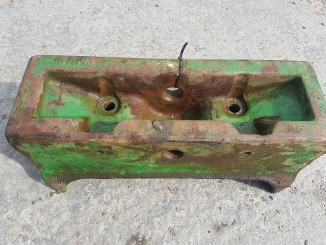 John Deere 6610, 6210, 6110, 6010, 6020, Main Weight Carrier Block 70kg L110165 - Contrepoids: photos 1 John Deere 6610, 6210, 6110, 6010, 6020, Main Weight Carrier Block 70kg L110165 - Contrepoids: photos 1