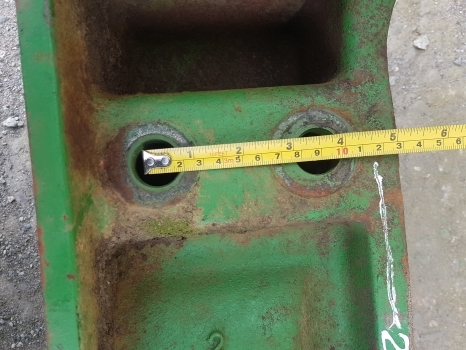 John Deere 6610, 6210, 6110, 6010, 6020, Main Weight Carrier Block 70kg L110165 - Contrepoids: photos 4 John Deere 6610, 6210, 6110, 6010, 6020, Main Weight Carrier Block 70kg L110165 - Contrepoids: photos 4
