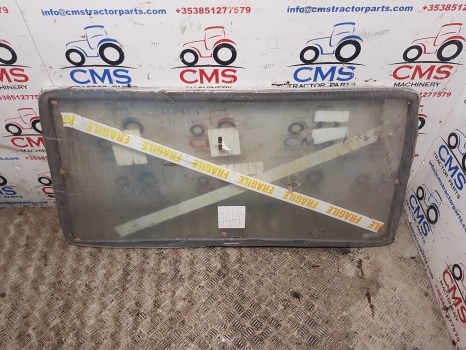 Massey Ferguson 300, 350, 375, 390, 398, 399 Cab Glass Rear Window 3477716m1 - Fenêtre et pièces pour Tracteur agricole: photos 1 Massey Ferguson 300, 350, 375, 390, 398, 399 Cab Glass Rear Window 3477716m1 - Fenêtre et pièces pour Tracteur agricole: photos 1