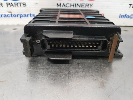 Massey Ferguson 3070, 3000, 3100 Ecu, Electronic Hitch Control Unit 0538201008 - Bloc de gestion: photos 5 Massey Ferguson 3070, 3000, 3100 Ecu, Electronic Hitch Control Unit 0538201008 - Bloc de gestion: photos 5