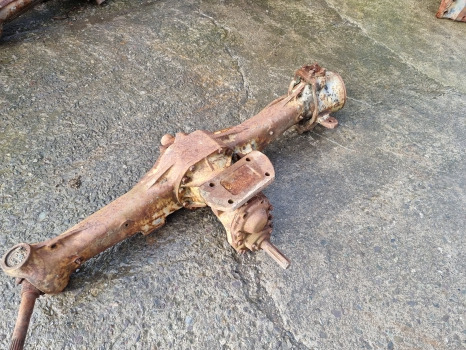 Massey Ferguson 575, 590, 285 Front Axle Housing Beam 1426470, 1426468m91 - Essieu avant: photos 4 Massey Ferguson 575, 590, 285 Front Axle Housing Beam 1426470, 1426468m91 - Essieu avant: photos 4