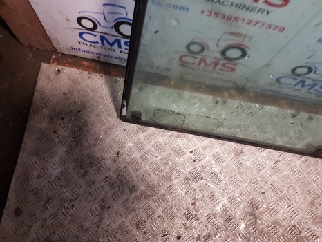 Massey Ferguson 690, 665, 698, 699 Cab Front Glass Windscreen Tg1246 - Pare-brise pour Tracteur agricole: photos 5 Massey Ferguson 690, 665, 698, 699 Cab Front Glass Windscreen Tg1246 - Pare-brise pour Tracteur agricole: photos 5