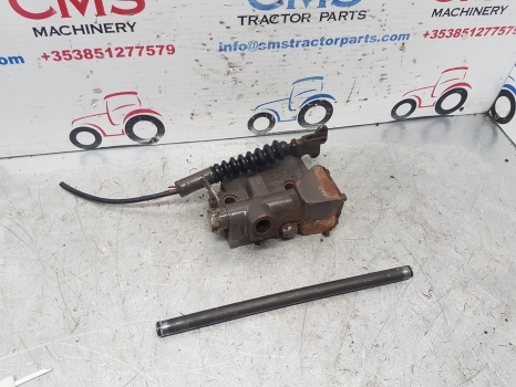 Massey Ferguson 690, 698, 699 Lift Cover Hydraulic Selector Valve - Valve hydraulique pour Tracteur agricole: photos 4 Massey Ferguson 690, 698, 699 Lift Cover Hydraulic Selector Valve - Valve hydraulique pour Tracteur agricole: photos 4
