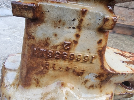 Massey Ferguson 698t, 690, 575 Rear Axle Housing Left 1666936m1 - Essieu arrière: photos 2 Massey Ferguson 698t, 690, 575 Rear Axle Housing Left 1666936m1 - Essieu arrière: photos 2