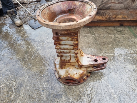 Massey Ferguson 698t, 690, 575 Rear Axle Housing Left 1666936m1 - Essieu arrière: photos 1 Massey Ferguson 698t, 690, 575 Rear Axle Housing Left 1666936m1 - Essieu arrière: photos 1