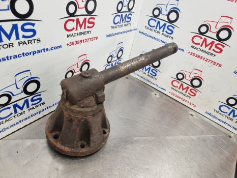 Massey Ferguson 699, 2600 Series, Front Axle Spindle And Hub 1675753m91 - Essieu avant: photos 2 Massey Ferguson 699, 2600 Series, Front Axle Spindle And Hub 1675753m91 - Essieu avant: photos 2