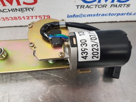 New Holland Case, Tsa, T6000, T7 Case, Wiper Motor Front Brand New 82032050 - Essuie-glace pour Machine agricole: photos 3 New Holland Case, Tsa, T6000, T7 Case, Wiper Motor Front Brand New 82032050 - Essuie-glace pour Machine agricole: photos 3
