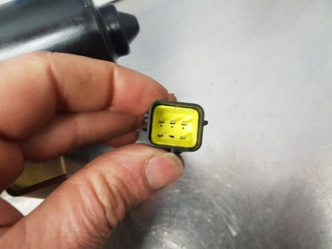 New Holland Case, Tsa, T6000, T7 Case, Wiper Motor Front Brand New 82032050 - Essuie-glace pour Machine agricole: photos 5 New Holland Case, Tsa, T6000, T7 Case, Wiper Motor Front Brand New 82032050 - Essuie-glace pour Machine agricole: photos 5
