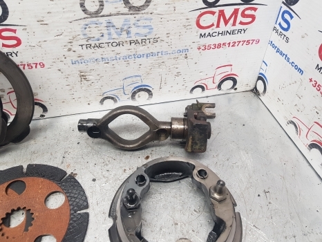 New Holland Lm435a Dana Spicer Brake Actuator Disc Kit 112.07.610.02; 85813919 - Disques de frein pour Chariot télescopique: photos 5 New Holland Lm435a Dana Spicer Brake Actuator Disc Kit 112.07.610.02; 85813919 - Disques de frein pour Chariot télescopique: photos 5