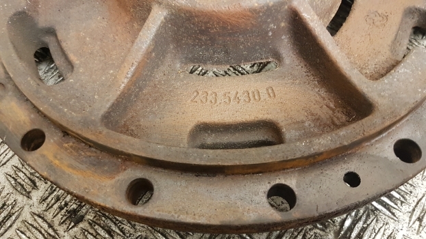 Same Rubin 120 Titan, Silver Rear Axle Differential Flange 0.007.7564.0/30 - Essieu arrière pour Tracteur agricole: photos 3 Same Rubin 120 Titan, Silver Rear Axle Differential Flange 0.007.7564.0/30 - Essieu arrière pour Tracteur agricole: photos 3