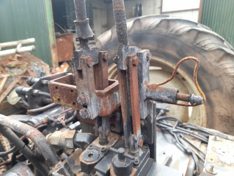 Valtra 6400 Hydraulic Auxiliary Valve Unit Assy - Hydraulique: photos 2 Valtra 6400 Hydraulic Auxiliary Valve Unit Assy - Hydraulique: photos 2