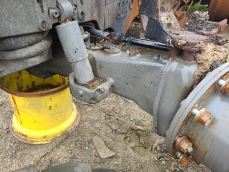 Valtra T174ea Dana Spicer 740/560 Front Axle Housing Lhs 755.01.060.61, 755.01.760.01 - Essieu avant pour Machine agricole: photos 1 Valtra T174ea Dana Spicer 740/560 Front Axle Housing Lhs 755.01.060.61, 755.01.760.01 - Essieu avant pour Machine agricole: photos 1