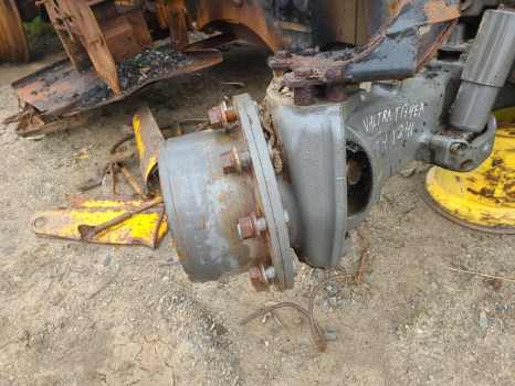 Valtra T174ea Front Axle Hub Rhs Complete Acv0245100, V36247400 - Essieu avant pour Machine agricole: photos 2 Valtra T174ea Front Axle Hub Rhs Complete Acv0245100, V36247400 - Essieu avant pour Machine agricole: photos 2