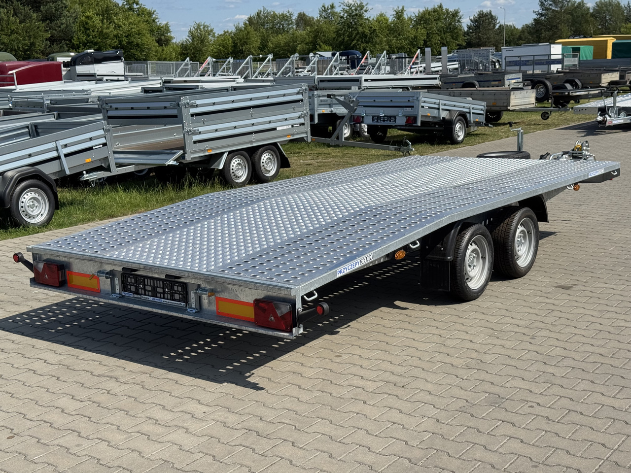 NIEWIADÓW Jupiter 4.5 - 450 x 210 cm / 2700 kg - Remorque porte-voitures: photos 4 NIEWIADÓW Jupiter 4.5 - 450 x 210 cm / 2700 kg - Remorque porte-voitures: photos 4