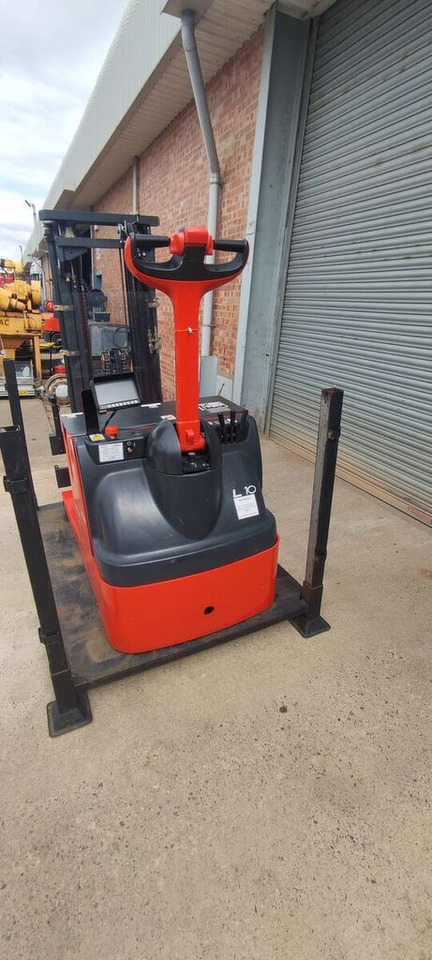 Linde L10AC - Chariot élévateur électrique: photos 2 Linde L10AC - Chariot élévateur électrique: photos 2