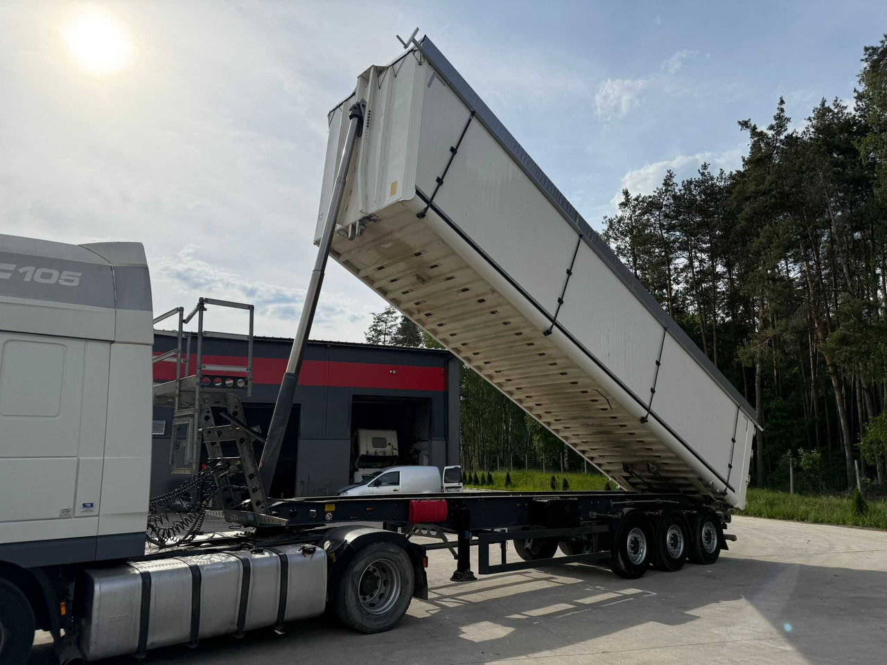 Wywrotka Schmitz 60 m3, 2018 rok, oś podnoszona, drzwi,import Francja - Semi-remorque benne: photos 2 Wywrotka Schmitz 60 m3, 2018 rok, oś podnoszona, drzwi,import Francja - Semi-remorque benne: photos 2