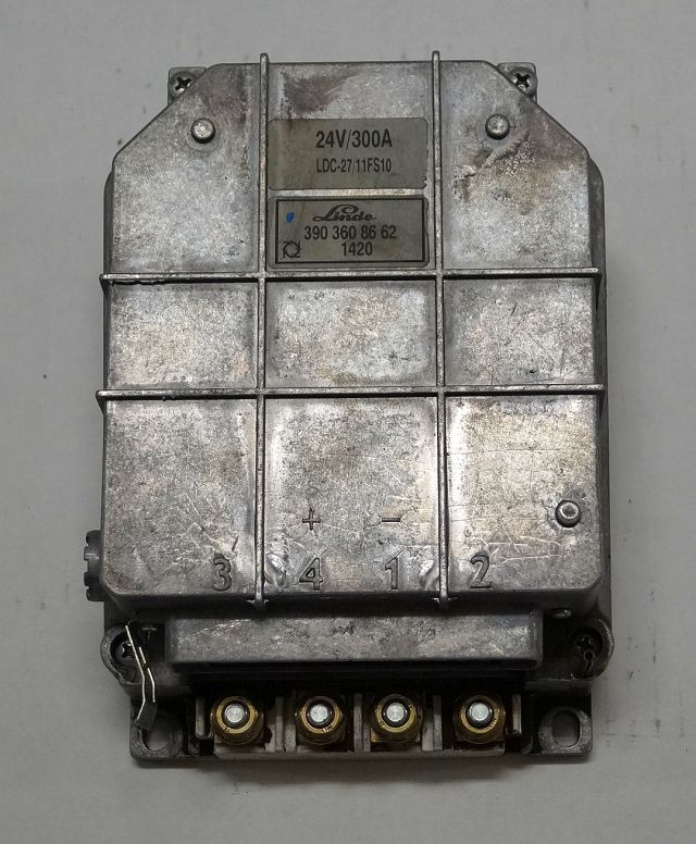 Linde 3903608662 | Rij regeling Drive controller 24V/300A LDC-2711fs10 version 1 - Bloc de gestion pour Matériel de manutention: photos 1 Linde 3903608662 | Rij regeling Drive controller 24V/300A LDC-2711fs10 version 1 - Bloc de gestion pour Matériel de manutention: photos 1