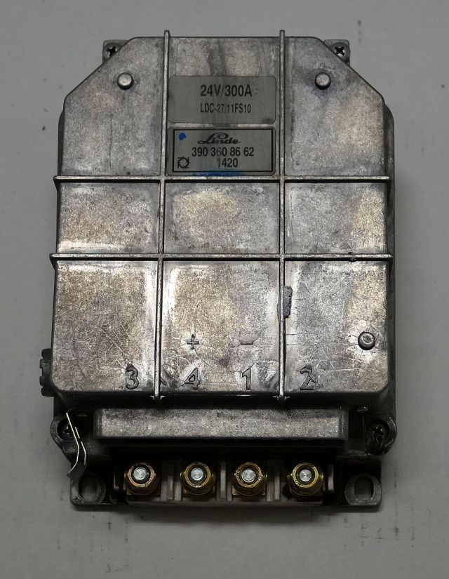 Linde 3903608662 | Rij regeling Drive controller 24V/300A LDC-2711fs10 version 1 - Bloc de gestion pour Matériel de manutention: photos 1 Linde 3903608662 | Rij regeling Drive controller 24V/300A LDC-2711fs10 version 1 - Bloc de gestion pour Matériel de manutention: photos 1