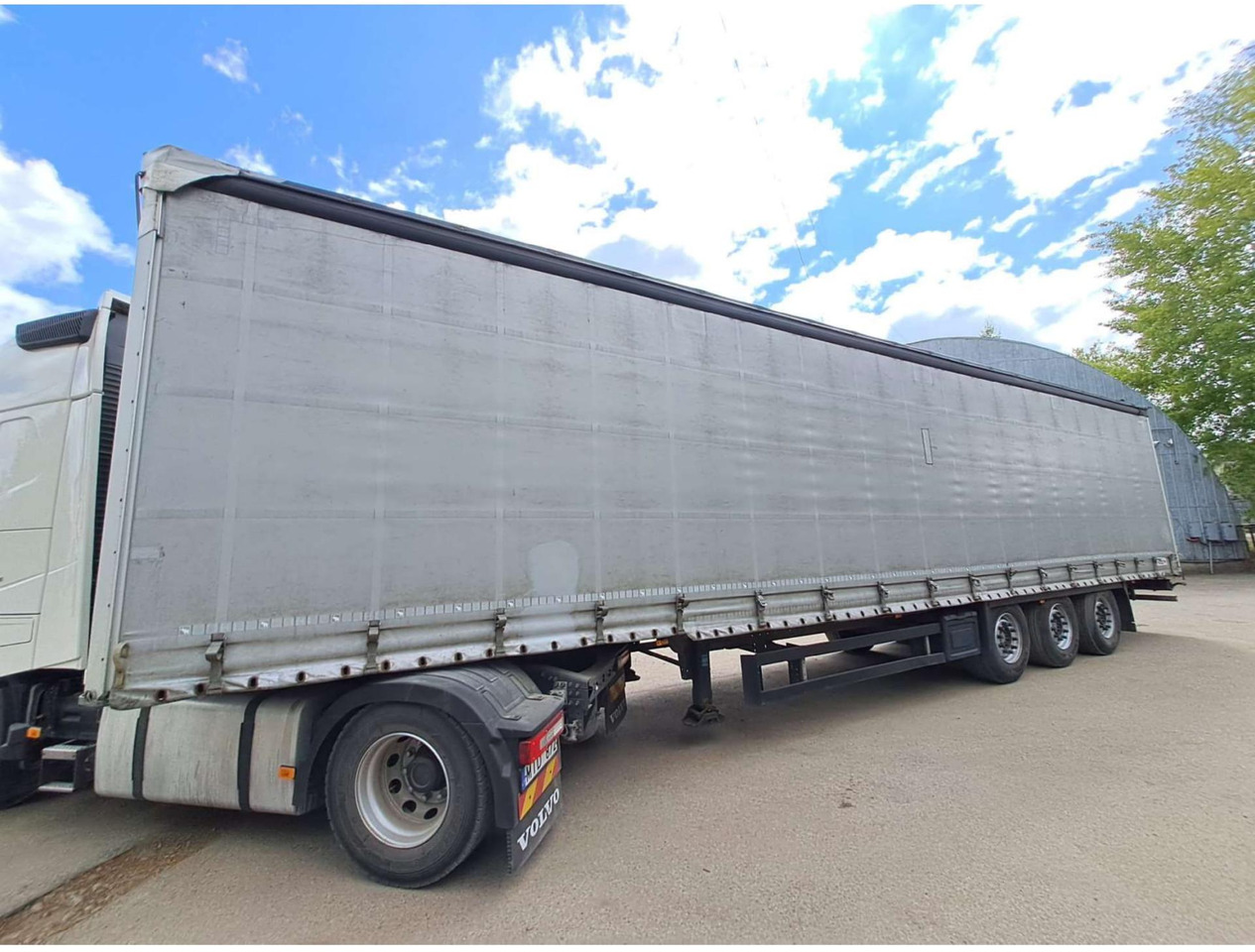 Schmitz Cargobull SCS24/L - Semi-remorque rideaux coulissants: photos 1 Schmitz Cargobull SCS24/L - Semi-remorque rideaux coulissants: photos 1