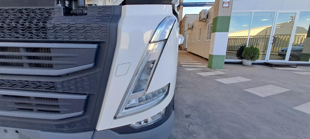 Volvo FH 460 Globetrotter XL Retarder i-Save - Tracteur routier: photos 4 Volvo FH 460 Globetrotter XL Retarder i-Save - Tracteur routier: photos 4