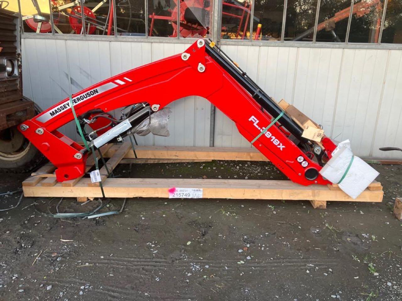 ALÖ X5SDME / MF FL3919X - Chargeur frontal pour tracteur: photos 2 ALÖ X5SDME / MF FL3919X - Chargeur frontal pour tracteur: photos 2