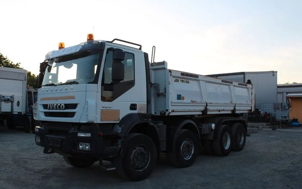 Iveco Trakker 450 |8x4 | Wywrotka trójstronna Meiller Bordmatik | Euro 5 | - Camion benne: photos 1 Iveco Trakker 450 |8x4 | Wywrotka trójstronna Meiller Bordmatik | Euro 5 | - Camion benne: photos 1