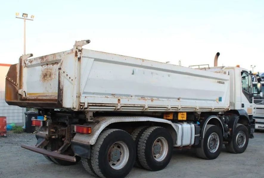 Iveco Trakker 450 |8x4 | Wywrotka trójstronna Meiller Bordmatik | Euro 5 | - Camion benne: photos 4 Iveco Trakker 450 |8x4 | Wywrotka trójstronna Meiller Bordmatik | Euro 5 | - Camion benne: photos 4