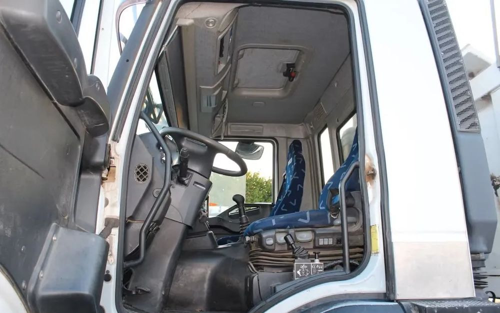 Iveco Trakker 450 | Meiller Trójstronny Wywrot | 8x4 | Euro 5| Retarder | Bordmatic | Klimatyzacja - Camion benne: photos 3 Iveco Trakker 450 | Meiller Trójstronny Wywrot | 8x4 | Euro 5| Retarder | Bordmatic | Klimatyzacja - Camion benne: photos 3